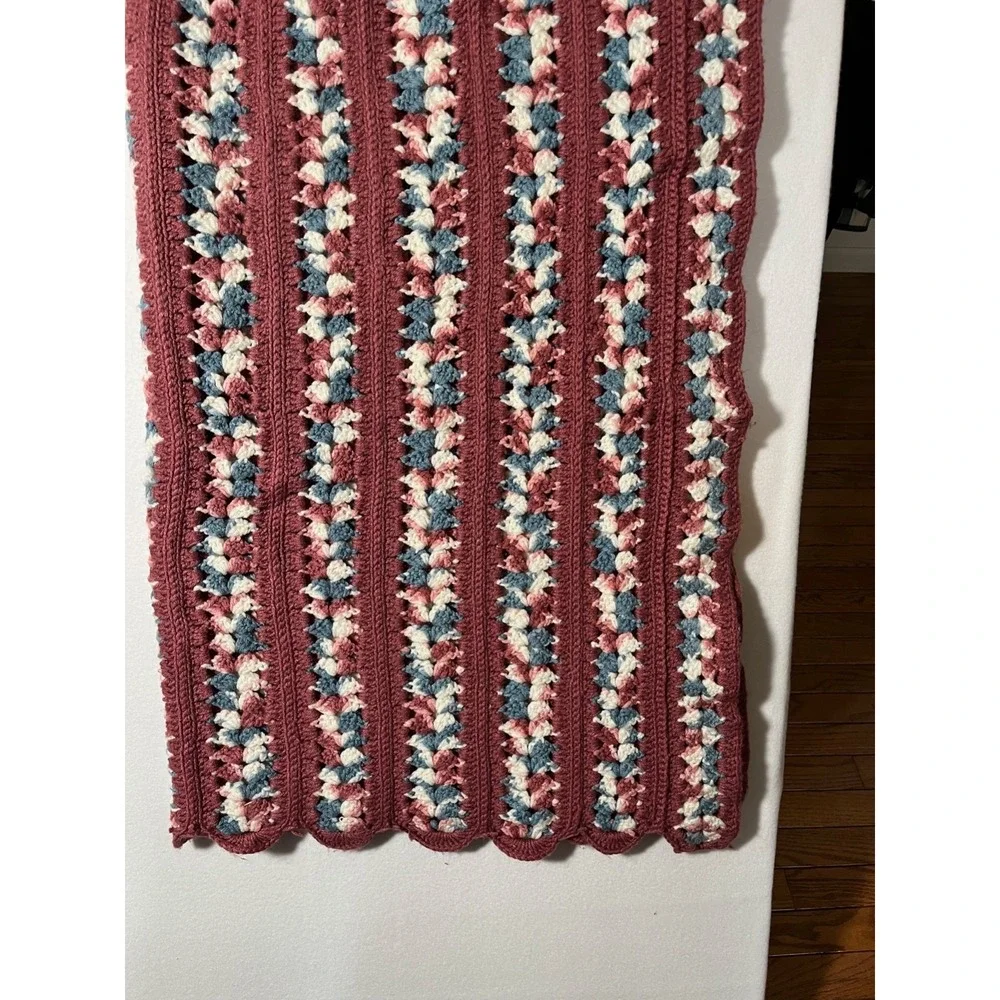Vtg Handmade Crochet Afghan Throw Blanket Scallop Edge Blue Mauve White 46x68
